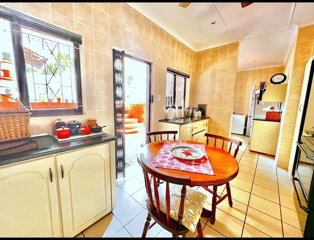 4 BEDROOM HOUSE FOR SALE IN SCOTTBURGH SOUTH